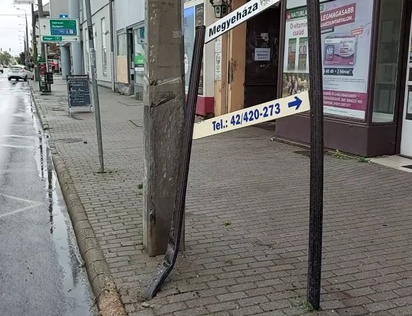 Megsodródott egy személygépkocsi a Luther utcán                                           