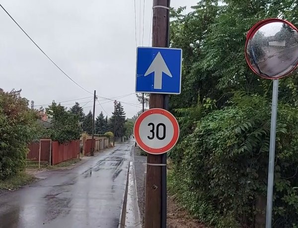 Parabolatükröt helyeztek el a Bocskai és Béla utcai csomópontnál