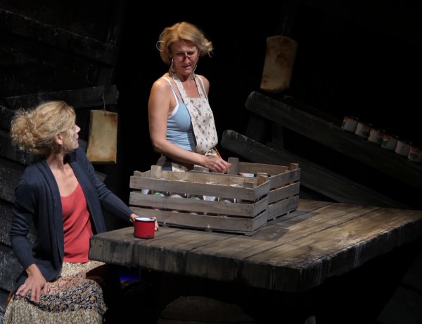 Pénteken bemutató lesz a Móricz Zsigmond Színházban – Csámpás Billy a nagyszínpadon