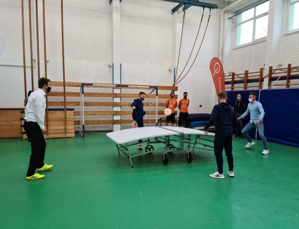 Teqball asztalt kapnak a Tanítsunk Magyarországért programban résztvevő megyei iskolák