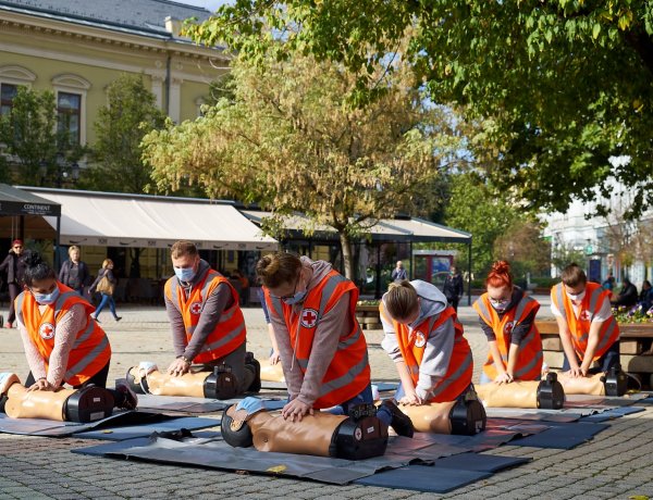 10 perc egy életért – Újszerű akciók az Újraélesztés Világnapján
