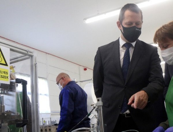 Egészségügyi maszkok terén is önellátók lettünk              