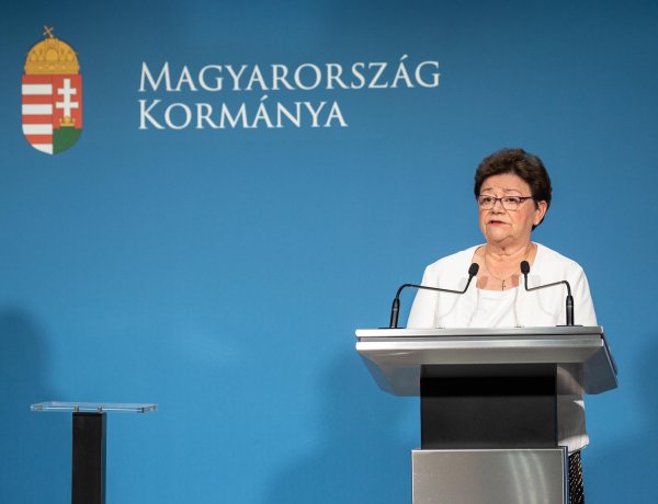 Országos tisztifőorvos: gyorsul a járvány terjedése            