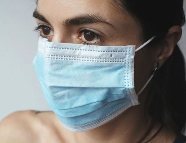 Péntektől kötelező a maszkviselés a szabadtéri rendezvényeken is