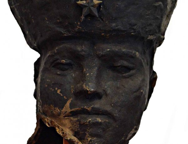 Amiről az utcák mesélnek... - A kozák lovas szobrának megdicsőülése és porba hullása