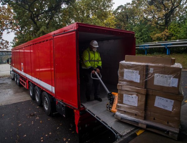 Magyarország 150 lélegeztetőgéppel segíti Csehországot          