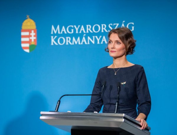 A légúti tüneteket tapasztalók ne menjenek közösségbe!               