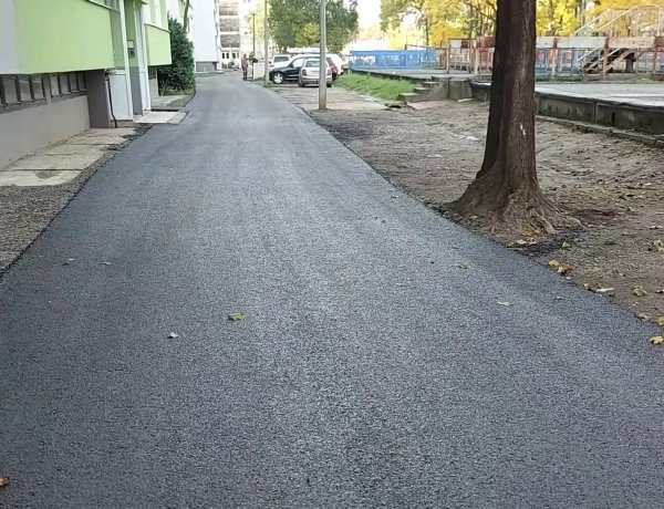 Végeztek az aszfaltozás nagy részével az Árok utcán     