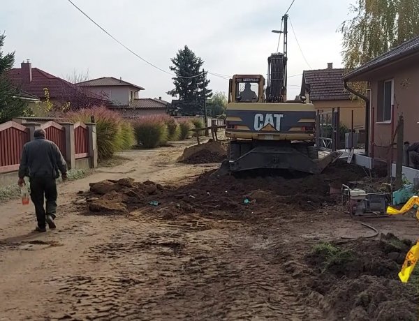 Teljes forgalomkorlátozás mellett dolgoznak Oroson