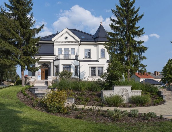 Novembertől újra indulnak a Bencs Villa kedd esti programjai!