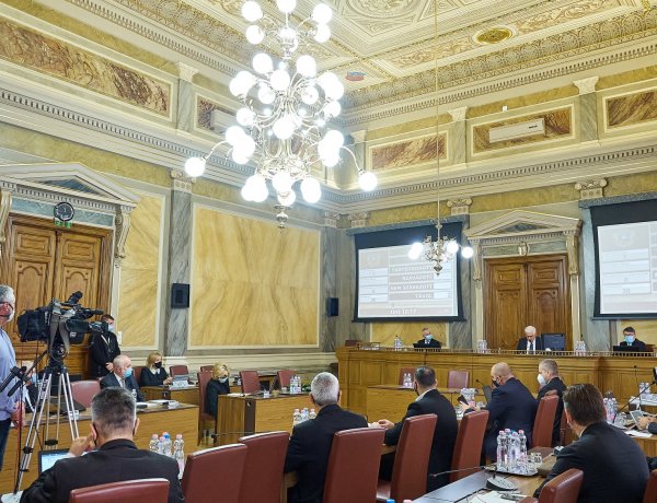 Közgyűlés – A „Zöld Busz” program megállapodásáról szóló előterjesztést is elfogadták