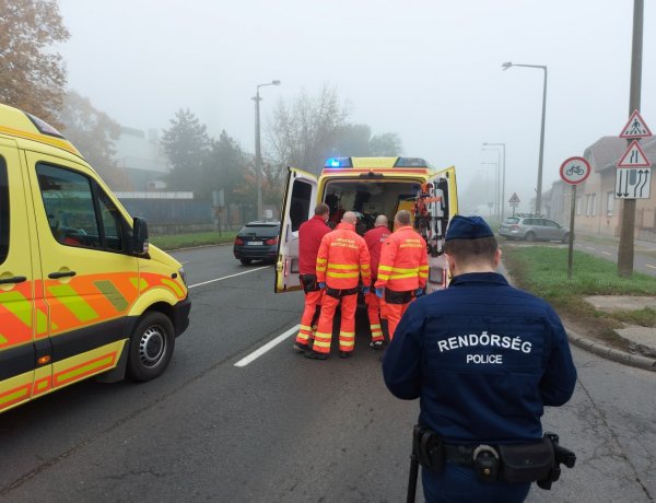 Súlyos felkartörés – Visszapillantónak ütközött egy motoros a Bethlen Gábor utcán