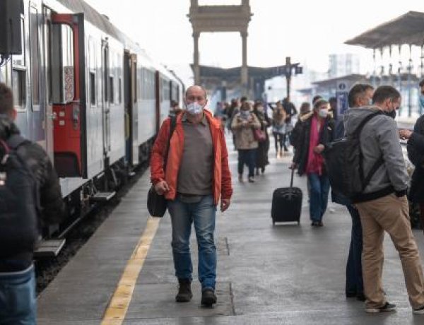 Operatív törzs: a kormány az egyéni védekezésre támaszkodik 