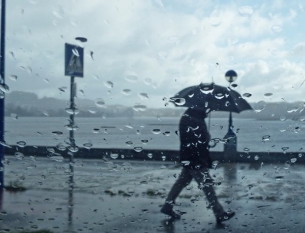 Országos Meteorológiai Szolgálat: nem árt, ha lesz nálunk esernyő