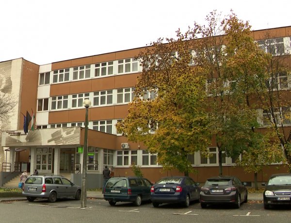 Digitális munkarendre állt át az Eötvös József Gyakorló Általános Iskola és Gimnázium