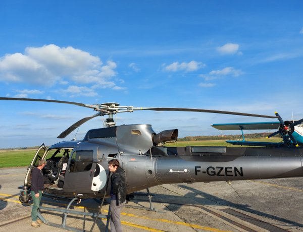 Exkluzív fotók! - Így néz ki közelről a Rallyt közvetítő helikopter 