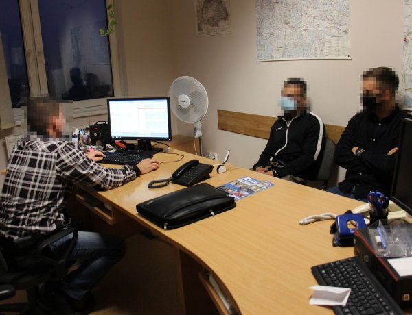 Betörtek egy nyíregyházi virágüzletbe, az egyenruhások perceken belül elfogták őket 