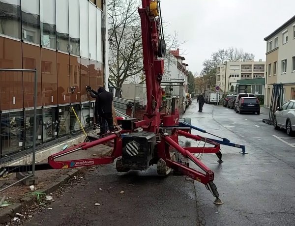 Korlátozták a gyalogosforgalmat a Bocskai utca páros oldalán építkezés miatt