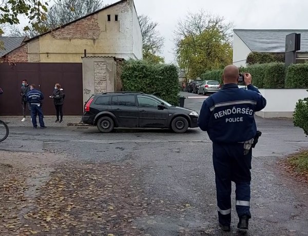 Szabálytalanul közlekedő kerékpáros ütközött személyautónak a Közép utcán