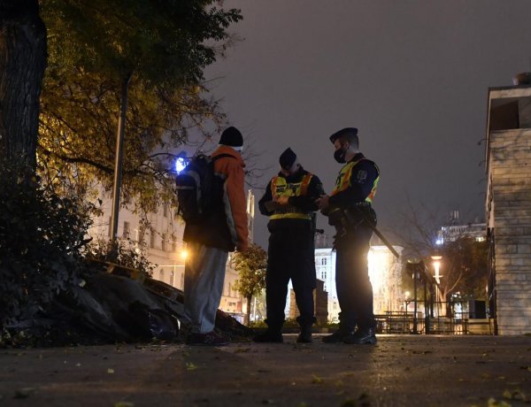 273 emberrel szemben intézkedtek a rendőrök a kijárási tilalom megsértése miatt