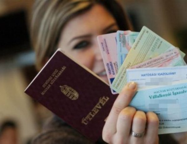 Miniszterelnökség: ismét meghosszabbítja a kormány a lejárt okmányok érvényességét