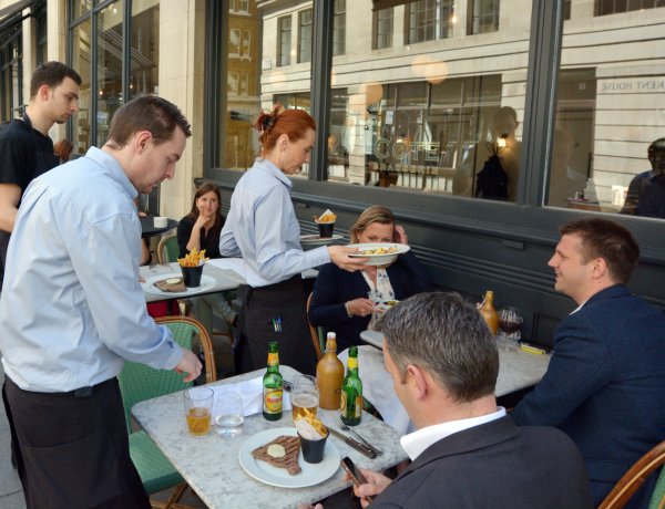 Csaknem 15 ezer vállalkozás kasszájában maradhat több pénz idén