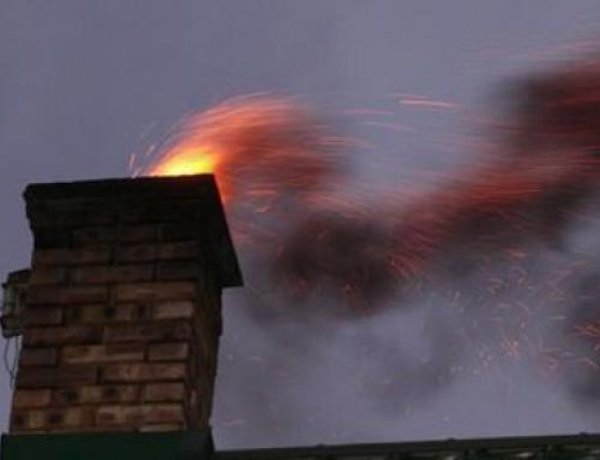Lerakódott korom izzott egy tuzséri családi ház kéményében  