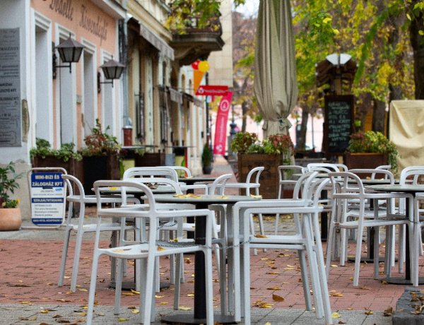 Harminc napig állják a munkabérek felét, további adókedvezmények jöhetnek