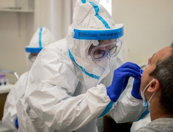 Országos akció: tesztelik a pedagógusokat és az egészségügyi dolgozókat