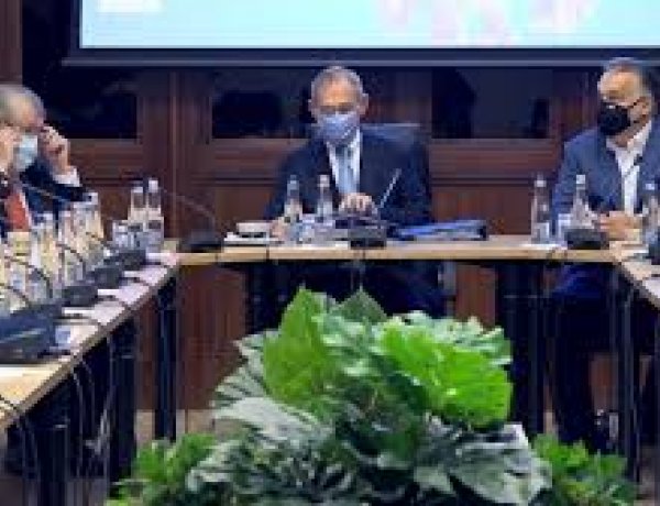 A tömeges, célzott tesztelés megindítása a hét nagy védekezési akciója