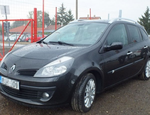 Nem stimmelt a rendszám, a rendőrök előállították a sofőrt   