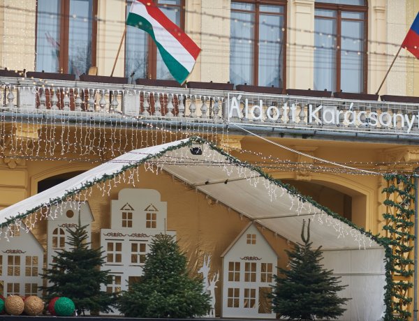 Nyíregyházi advent – A belvárosi fények már jelzik a karácsony közeledtét