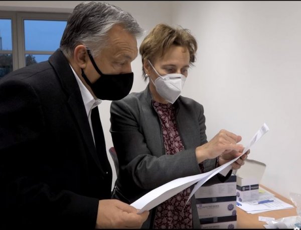 Orbán Viktor: fegyelmezetten zajlik a pedagógusok tesztelése