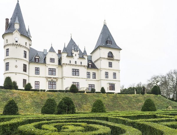 Nyíregyházi régészek is a helyszínen: 3000 éves sírokat találtak az Andrássy-kastélynál