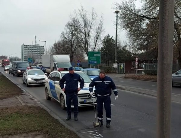 Súlyos sérüléseket szenvedett a kislány, akit a Bethlen Gábor utcán gázoltak el
