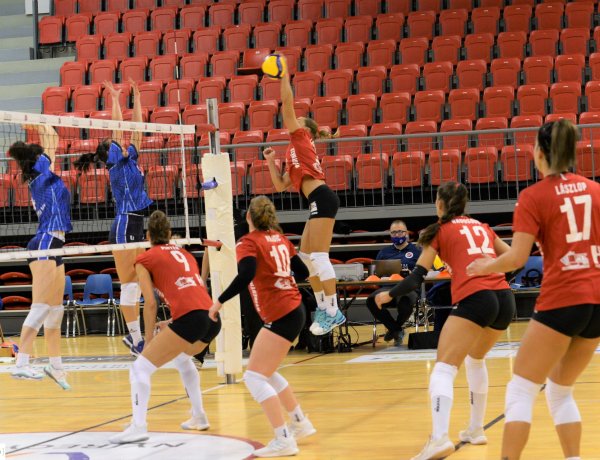 Győzelem az MTK ellen - Idegenben nyertek a női röplabdások a bajnokságban