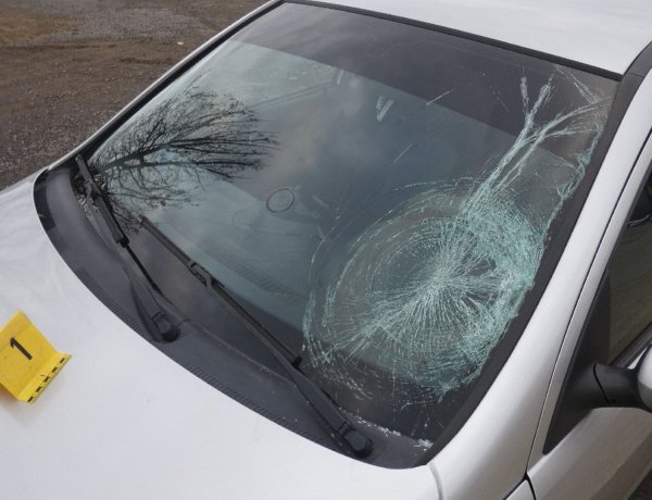 Hulladékszállítást végző munkásokat gázoltak el Mándokon – A rendőrök elfogták őket