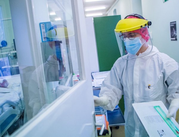 A közigazgatási ügyintézőknél a legalacsonyabb a fertőzés aránya