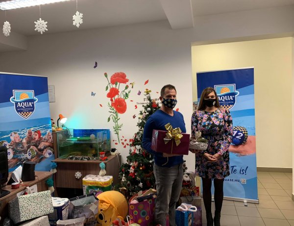 1 millió forint értékű adomány - Rászoruló családokon segített a nyíregyházi Aqua SE