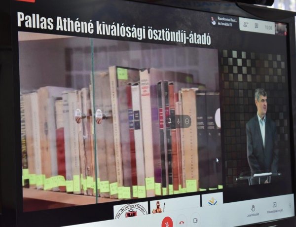 MNB-kiválósági ösztöndíjat kaptak a beregszászi hallgatók    