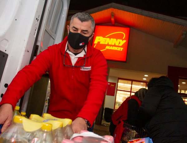 Eredményes volt a Magyar Vöröskereszt december közepi élelmiszergyűjtő akciója 