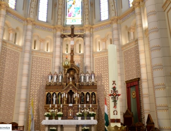 Amiről az utcák mesélnek... - A Samassa-templom oltárai     