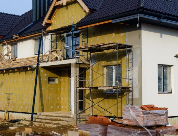 Így veheti igénybe a kormány új otthonfelújítási támogatását