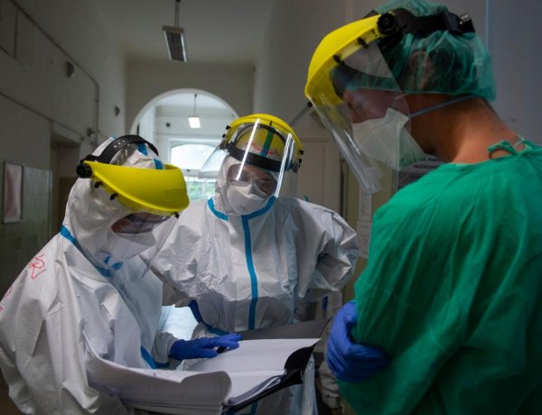 Köszönet és megbecsülés az egészségügyi dolgozóknak, akik az ünnepek alatt is dolgoznak