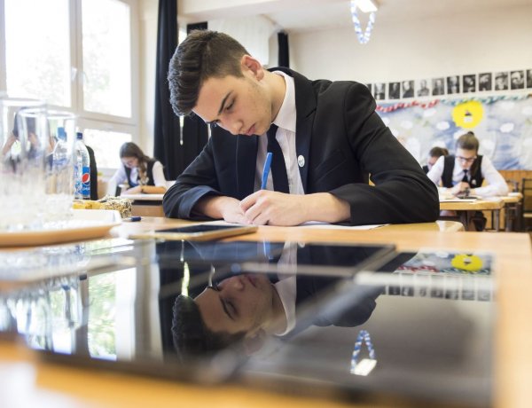 Emmi: eredményes volt az őszi érettségi időszak                         