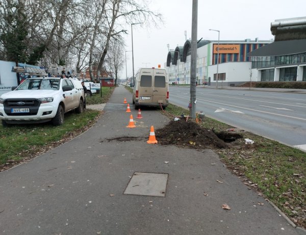 Erősáramú kábelek helyreállítási és karbantartási munkálatait végzik az E.ON szakemberei