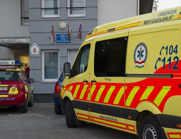 Karácsonykor sem lankad a mentősök figyelme                  