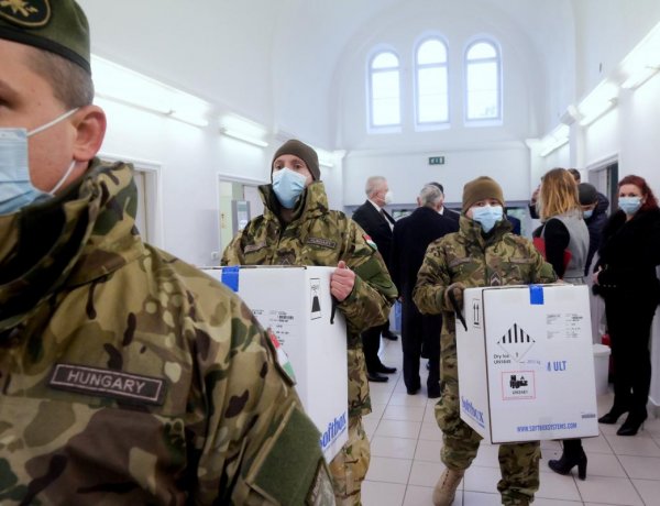 Kásler: fontos lépés az oltóanyagszállítmány megérkezése    