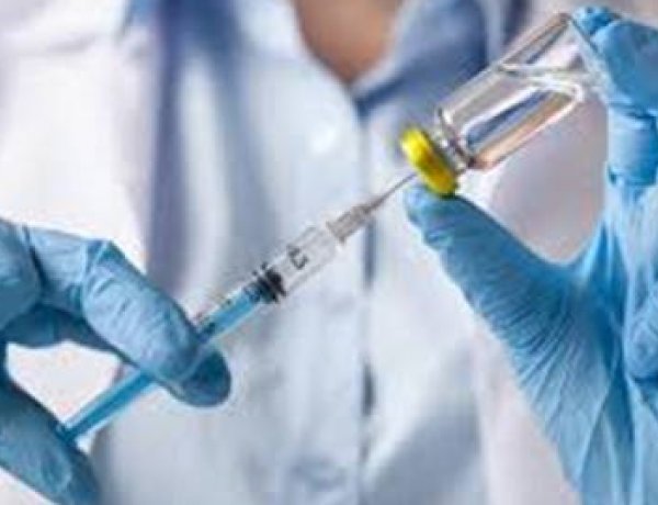 Szijjártó: 6000 ampullányi orosz vakcina érkezett Magyarországra