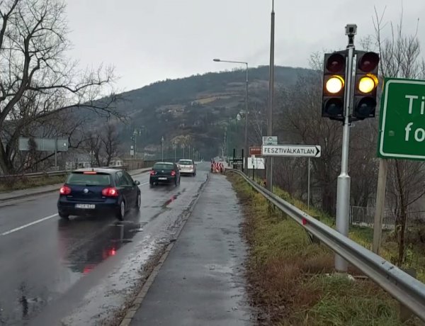 Megszűnt a forgalomkorlátozás a tokaji Rákóczi hídon, a kerékpársáv egy része elkészült